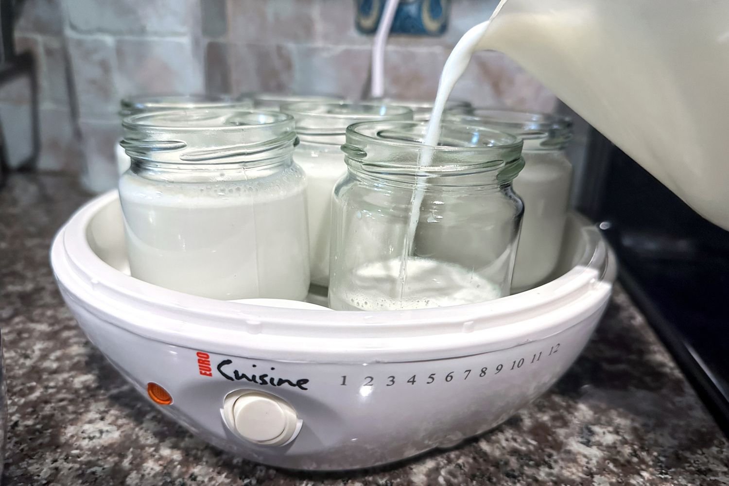 8 Best Yogurt Makers for Homemade Yogurt in 2025